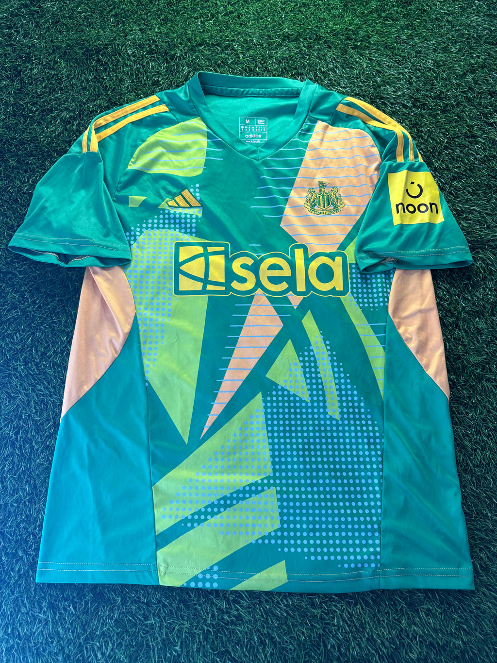Newcastle United 2024/25 Goalkeeper Jersey – Barrientos Jr #1