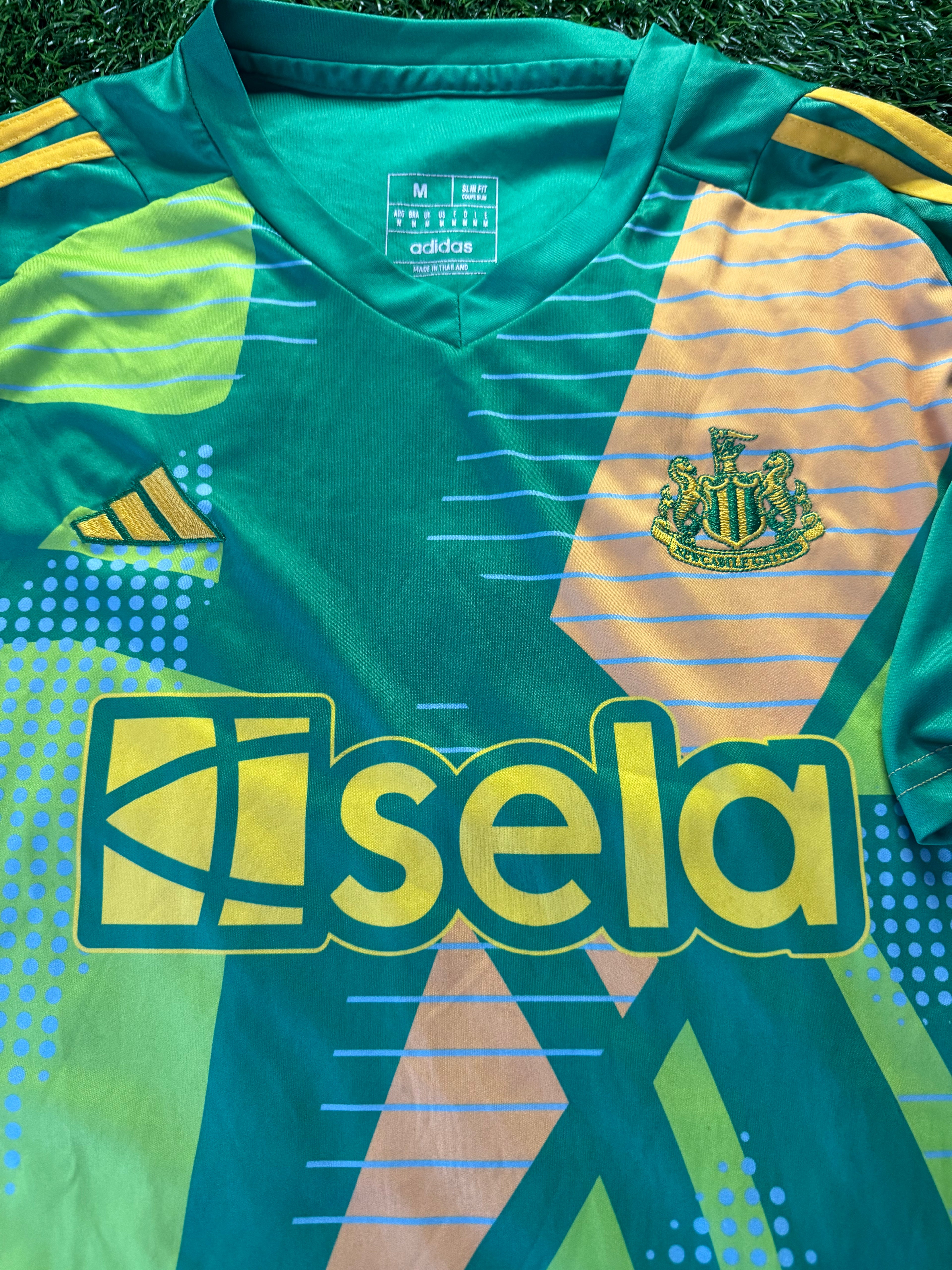 Newcastle United 2024/25 Goalkeeper Jersey – Barrientos Jr #1