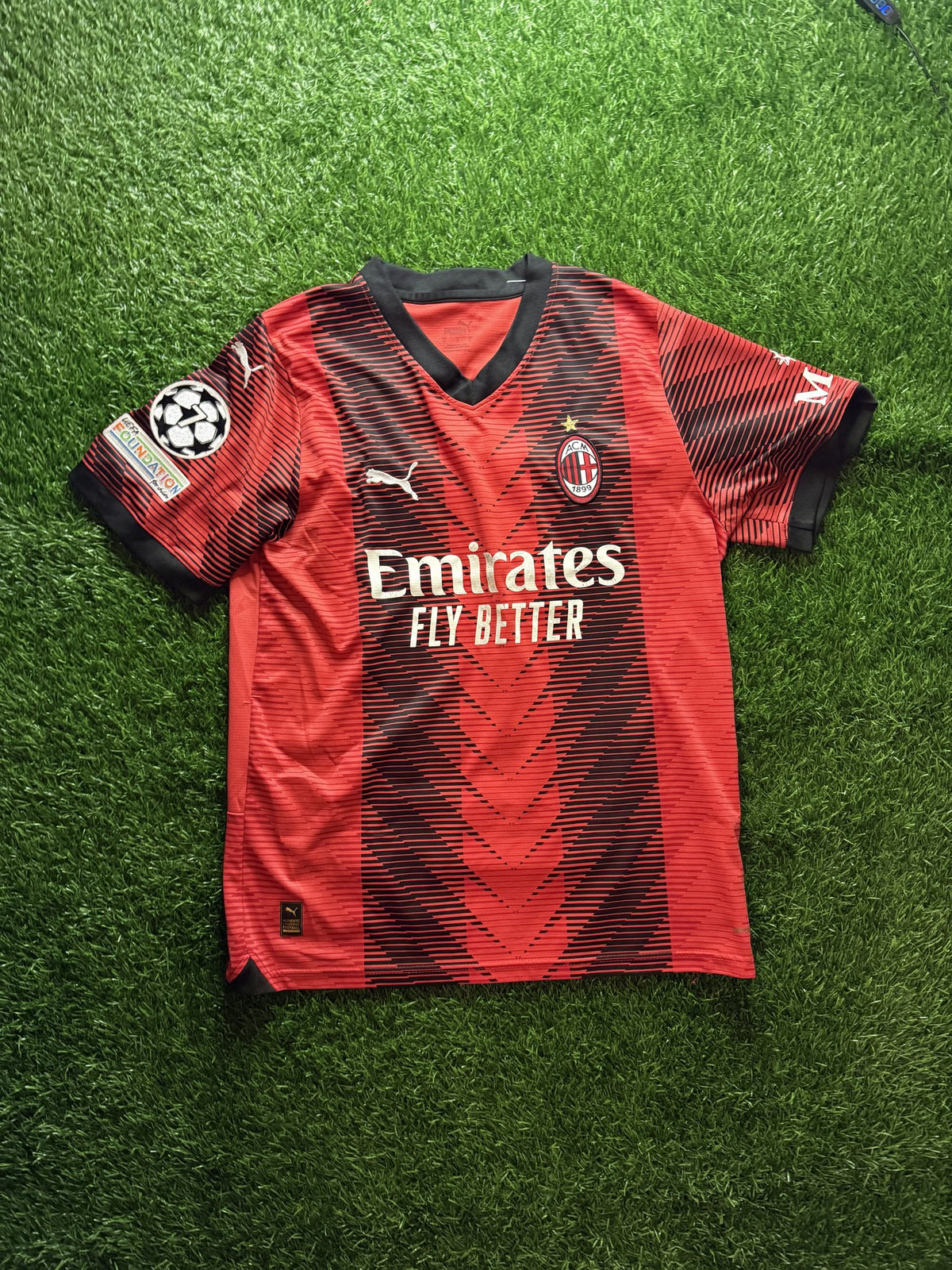 AC Milan 2023/24 Home Jersey – Leão #10 (UCL Patch)