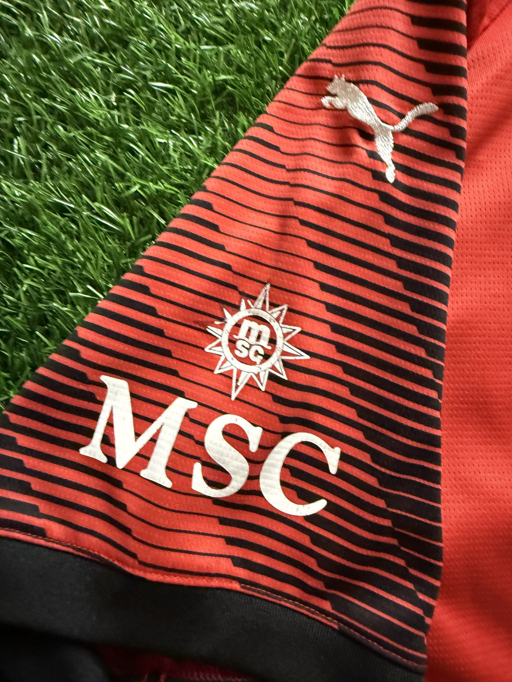 AC Milan 2023/24 Home Jersey – Leão #10 (UCL Patch)