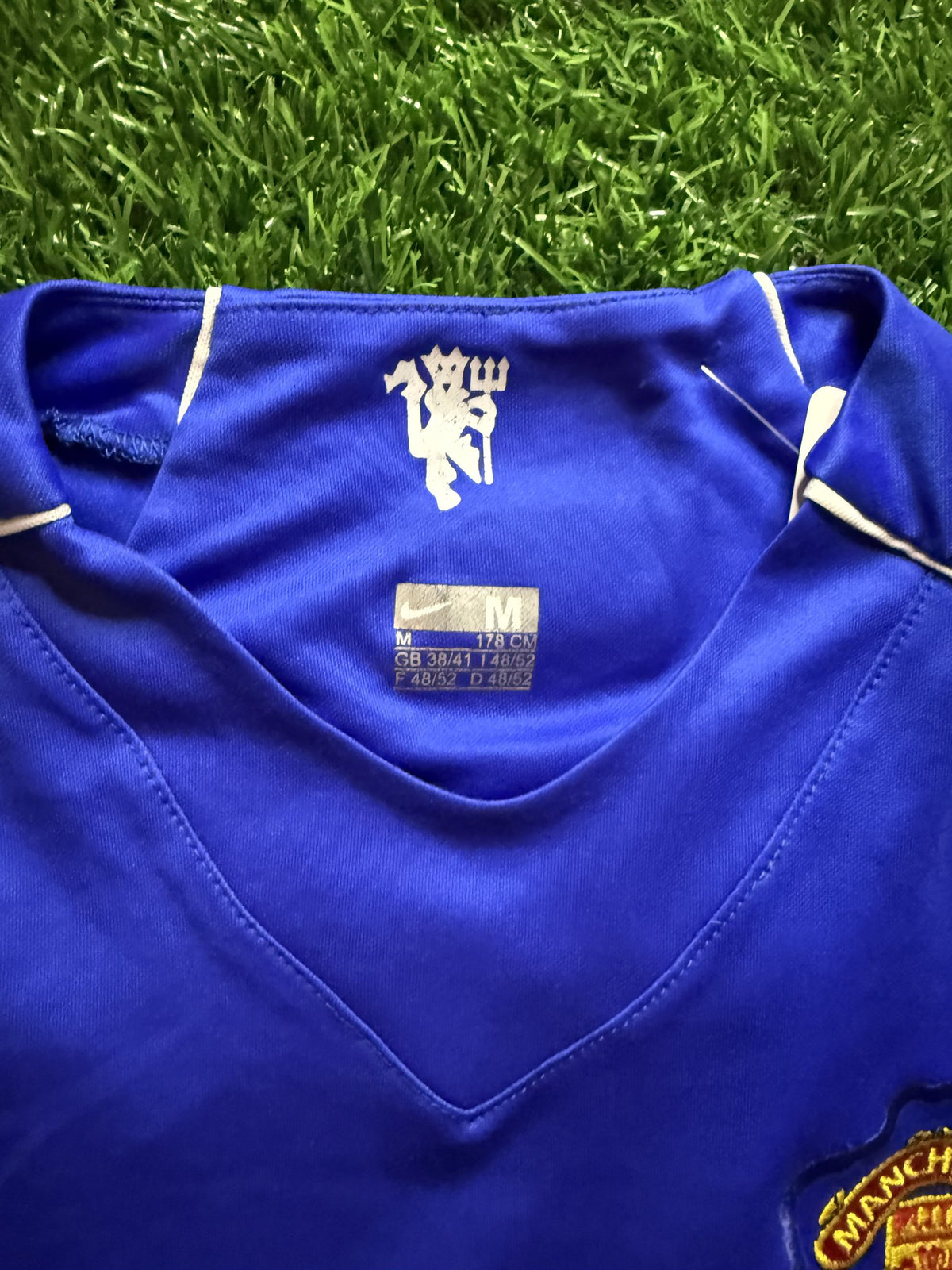 Manchester United Retro Goalkeeper Jersey – Van der Sar