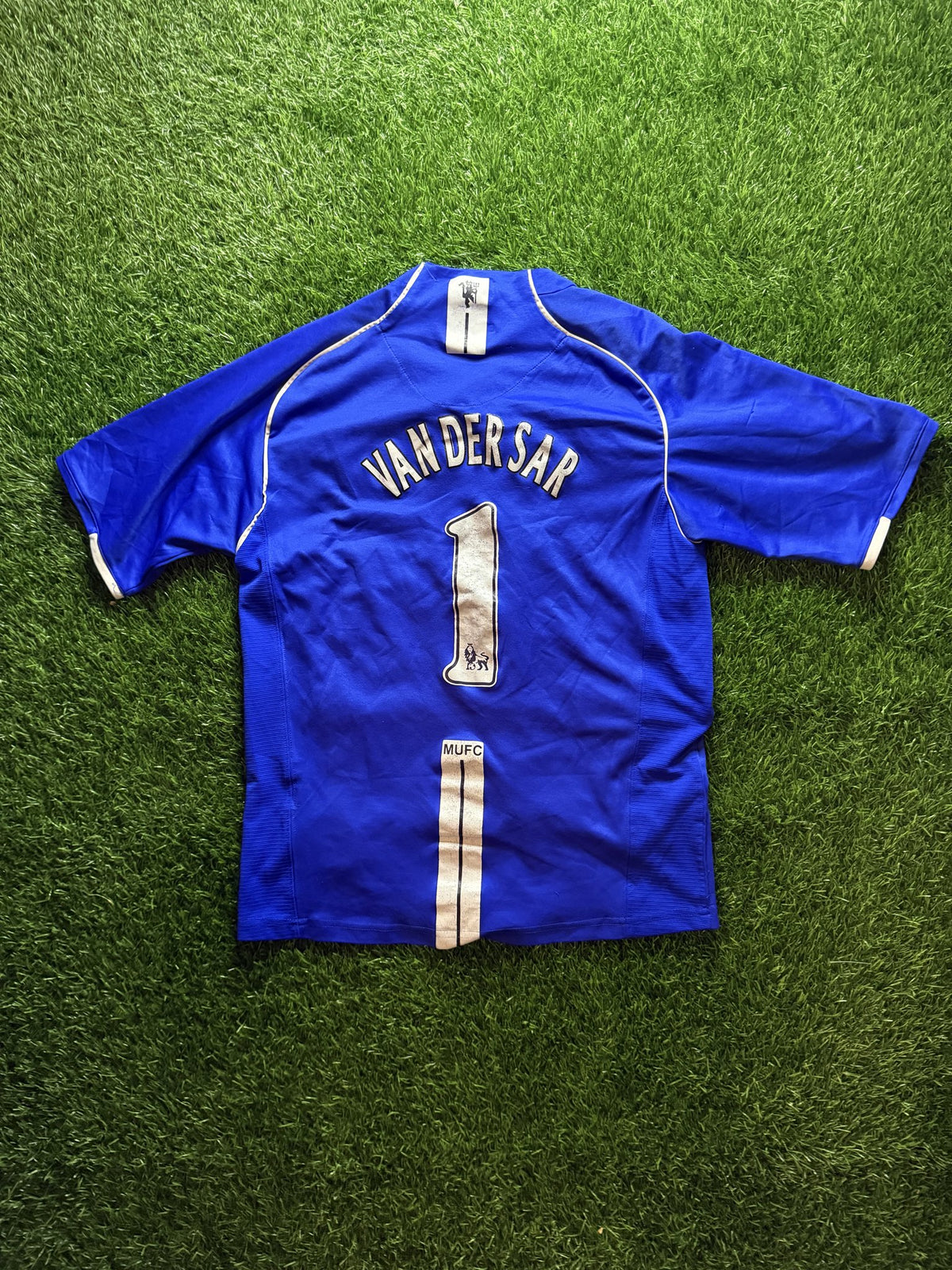 Manchester United Retro Goalkeeper Jersey – Van der Sar