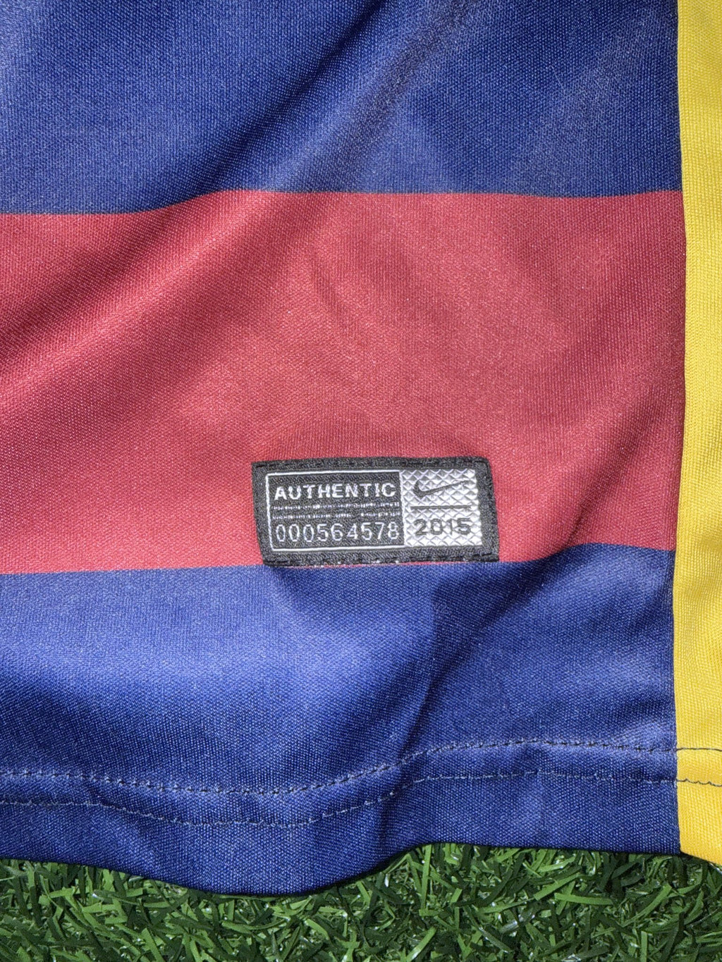 FC Barcelona 2015/16 Home Jersey – Suárez