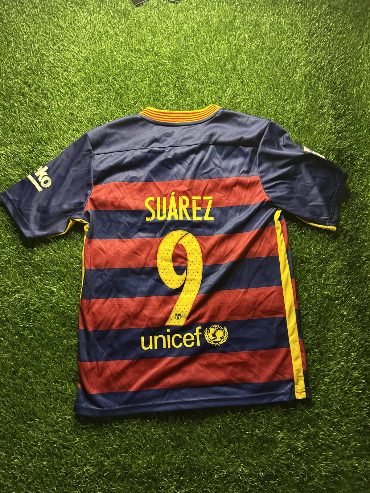 FC Barcelona 2015/16 Home Jersey – Suárez