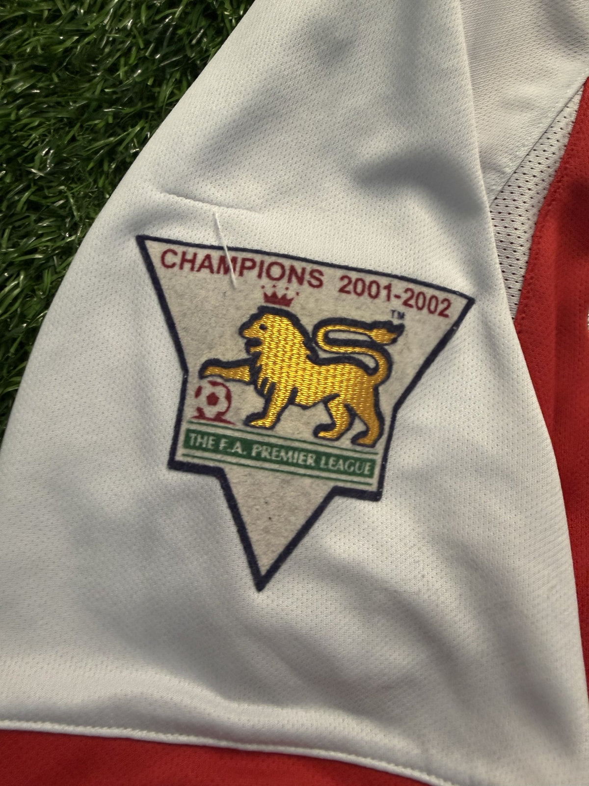 Arsenal 2002/03 Home Jersey (O2 Sponsor) – Henry #14