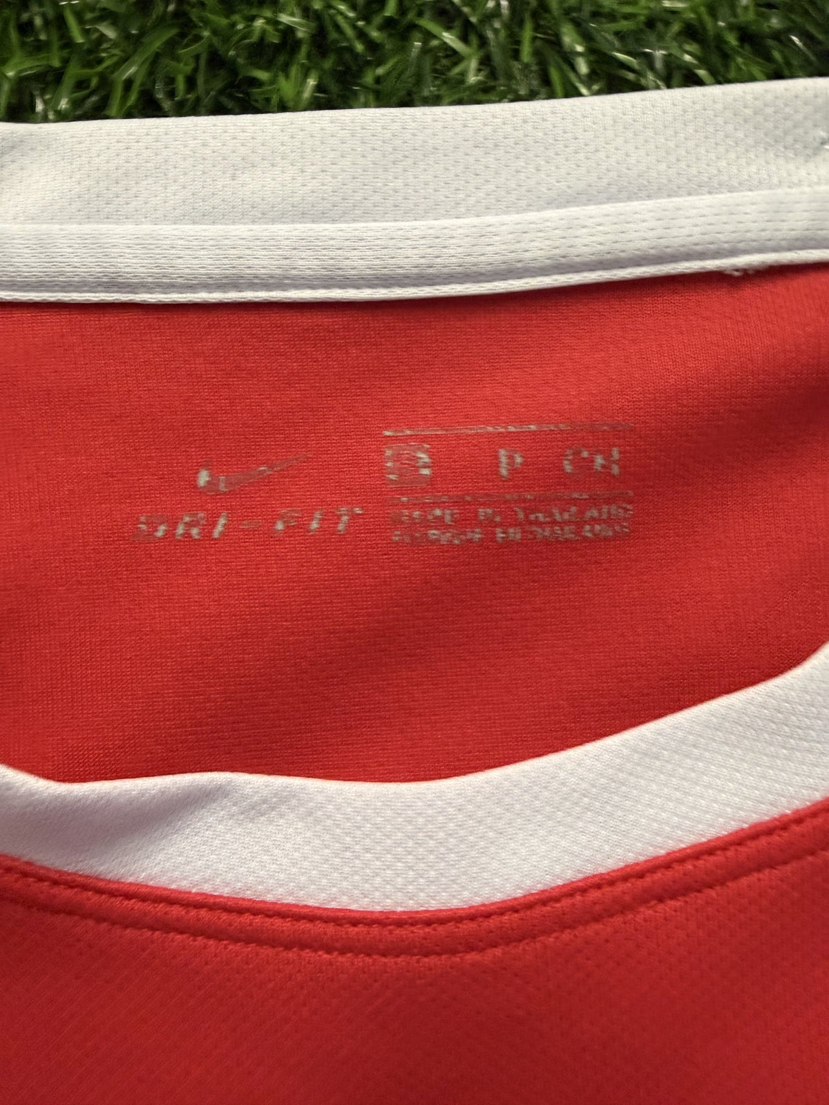 Arsenal 2002/03 Home Jersey (O2 Sponsor) – Henry #14