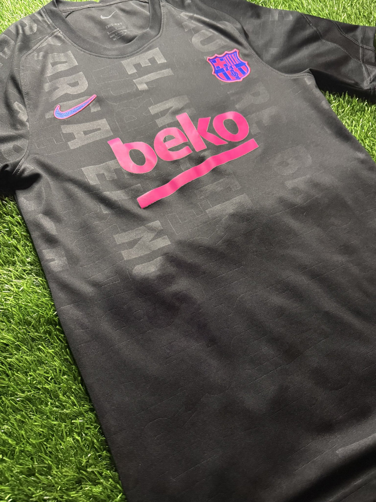 FC Barcelona Black Pre-Match Jersey (Pink Beko Logo)