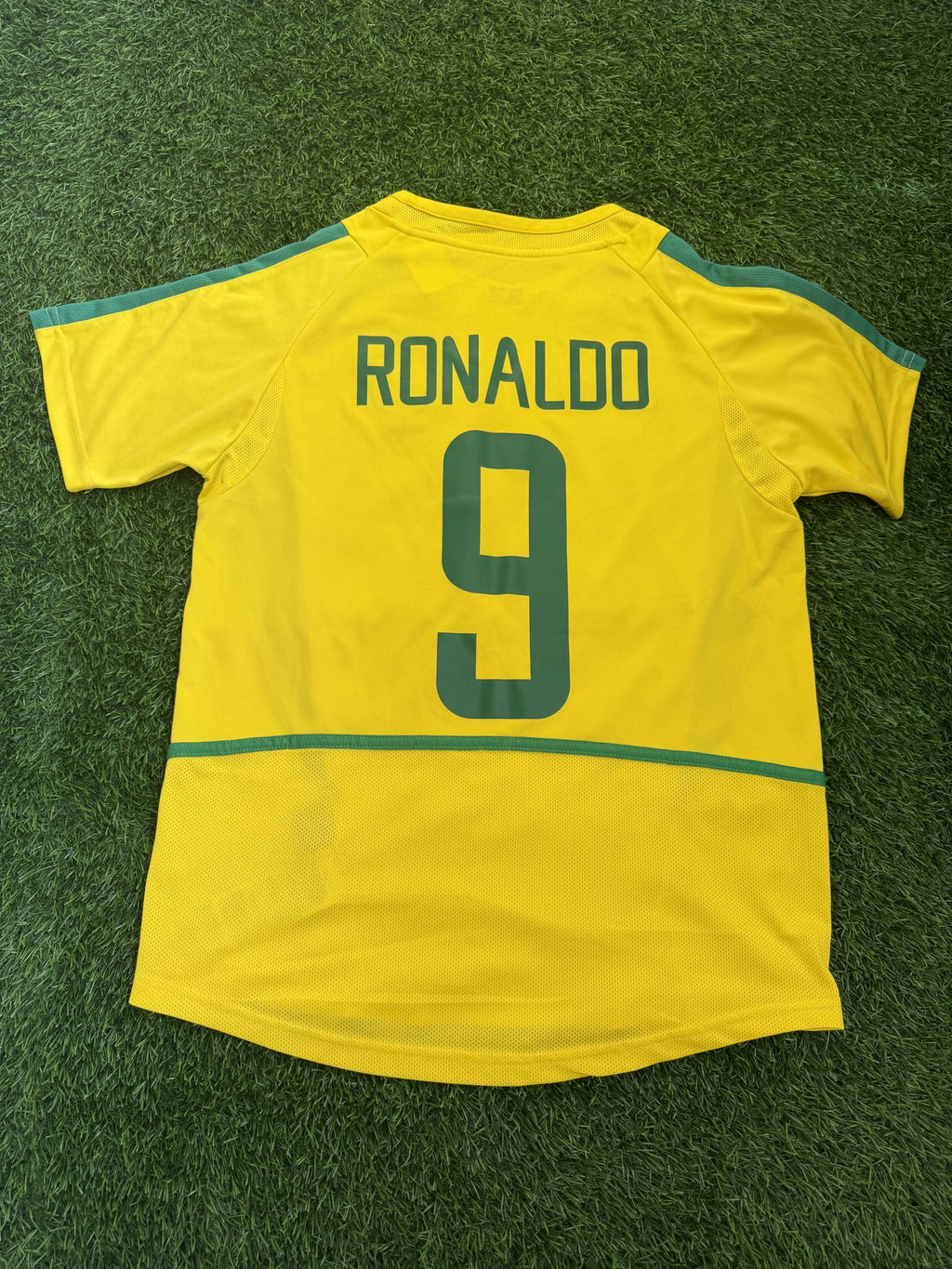 Brazil 2002 World Cup Retro Home Jersey – Ronaldo #9