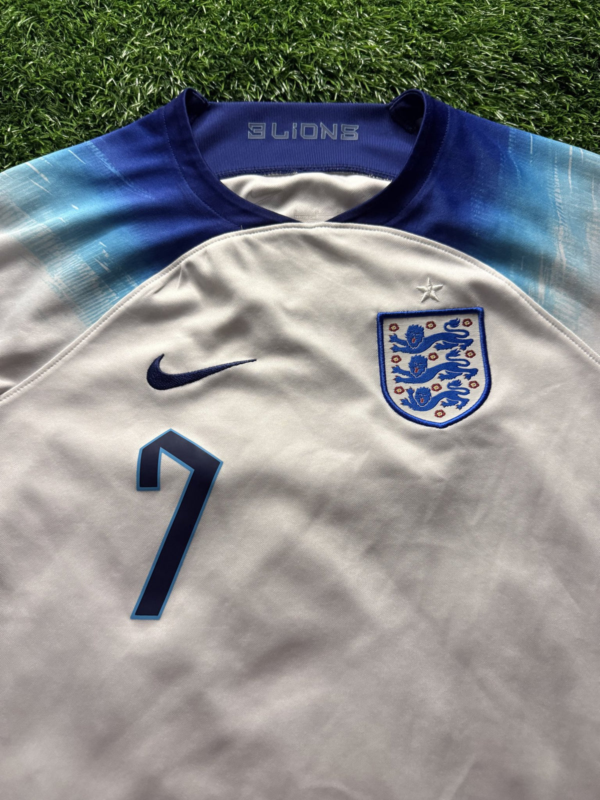 England 2022 World Cup Home Jersey – Grealish #7 (Youth)